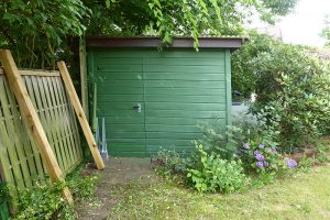 Hölzerne Gartenhütte für Gartengeräte