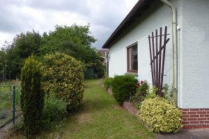 Blick vom Hof zum Garten