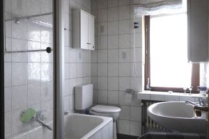 Badezimmer im Erdgeschoss