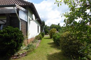 Weg zum Garagenhof
