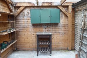 Gartenwerkstatt hinter der Garage