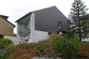 Seitengiebel mit Klinker und Verkleidung