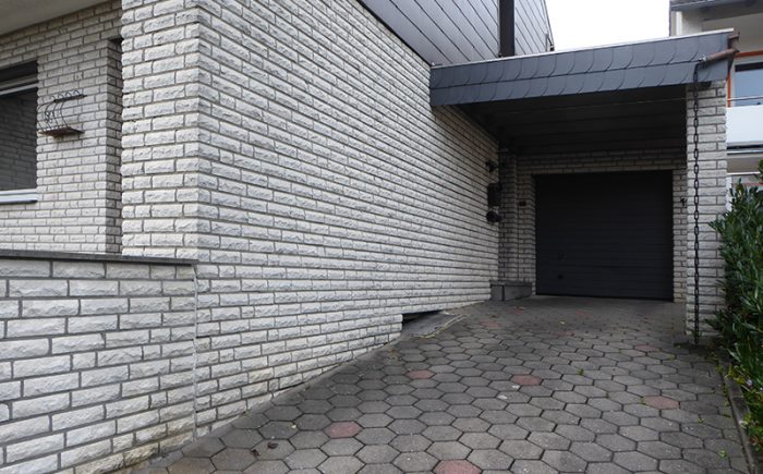 Hauseingang überdacht