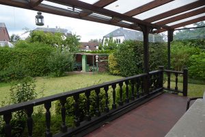 Vor dem Wohnzimmer die Veranda