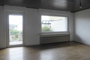 und Ausgang zur vorderen Terrasse