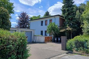 Zufahrt vom Sonnenhügel