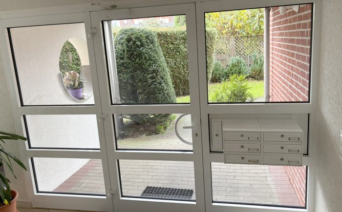 Freundlicher heller Hauseingang