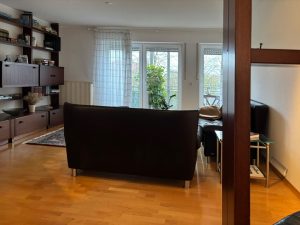 Wohnzimmer mit echtem Parkett