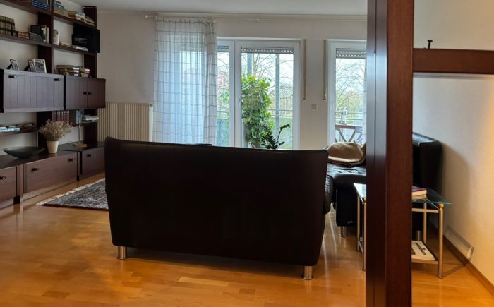 Wohnzimmer mit echtem Parkett