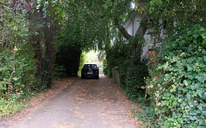 Eigene Zufahrt von der Deppendorfer Straße